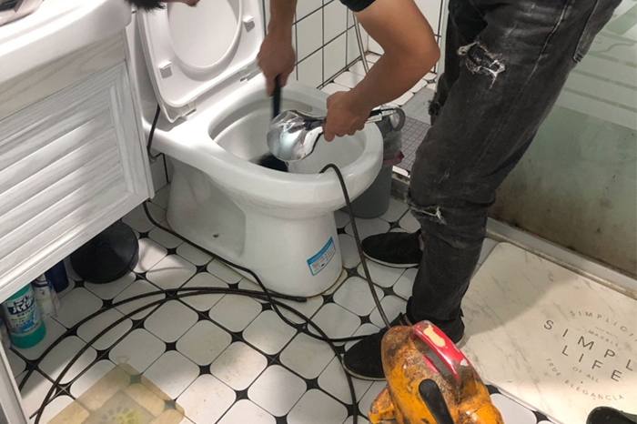 绥芬河马桶堵塞自己疏通还是找师傅？专业上门服务让你省时更省心