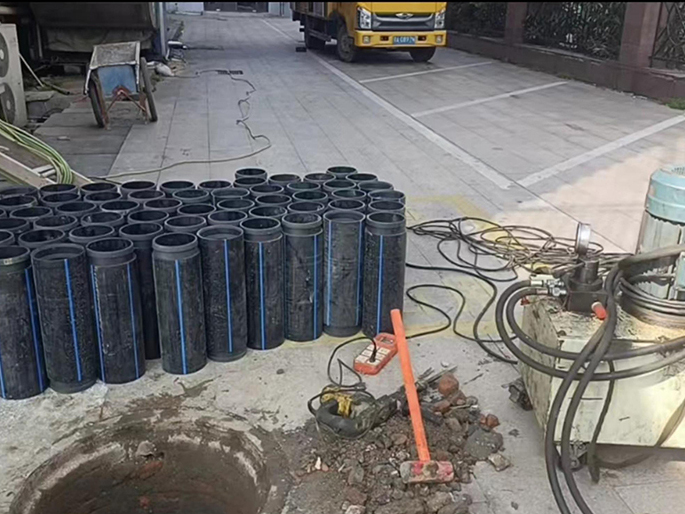 绥芬河PE置换管厂家 DN315置换管 非开挖管短管置换